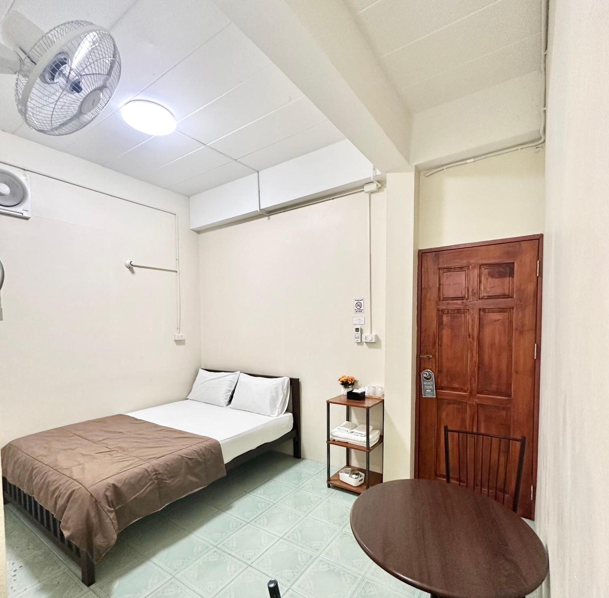 Pd Hostel กรุงเทพมหานคร ภายนอก รูปภาพ